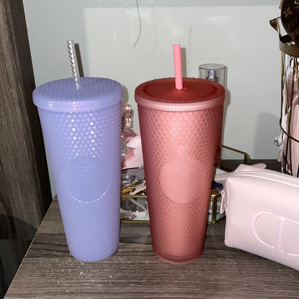 Starbucks cups!
